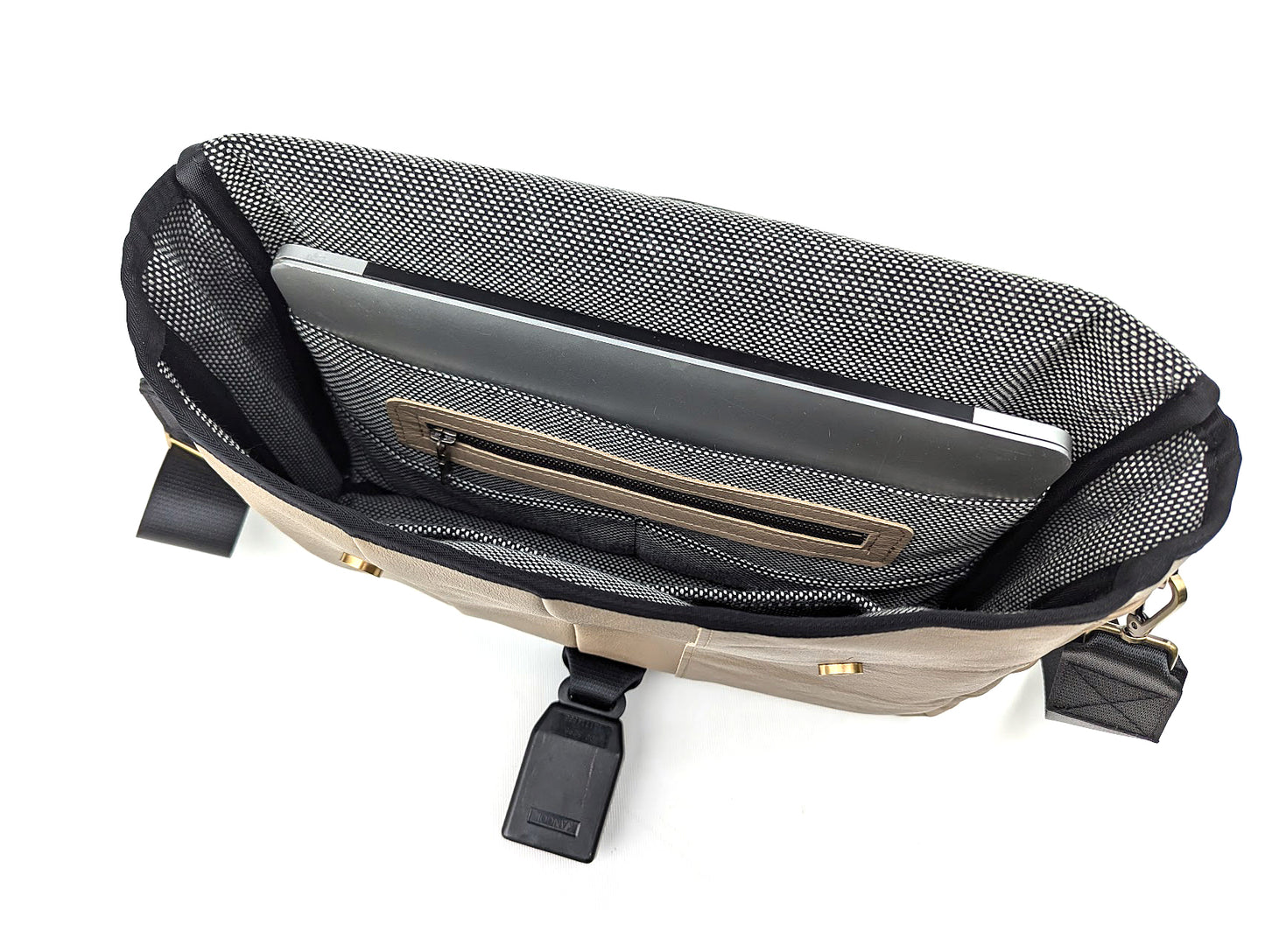 Laptop - 1994 Jaguar XJ6