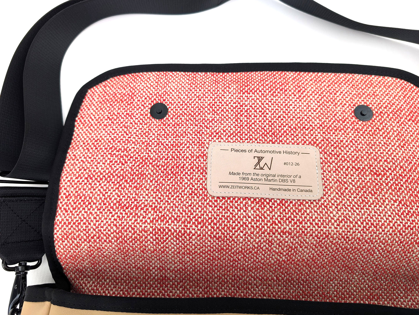 Laptop - 1969 Aston Martin DBS V8