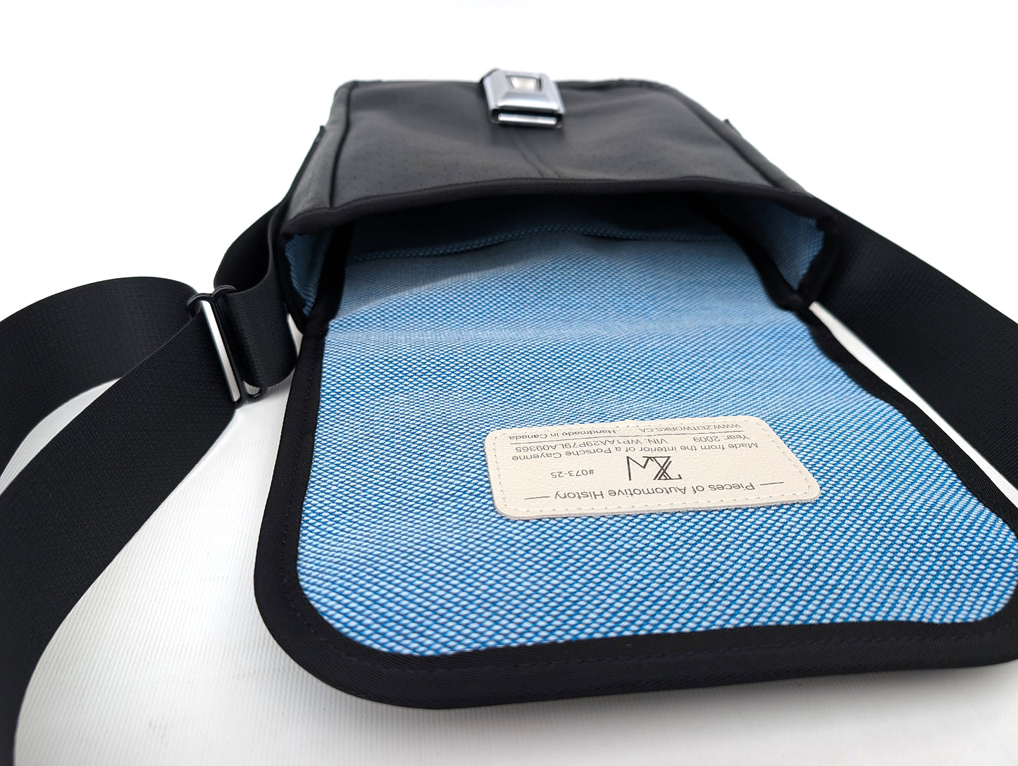 Mini Messenger - 2009 Porsche Cayenne