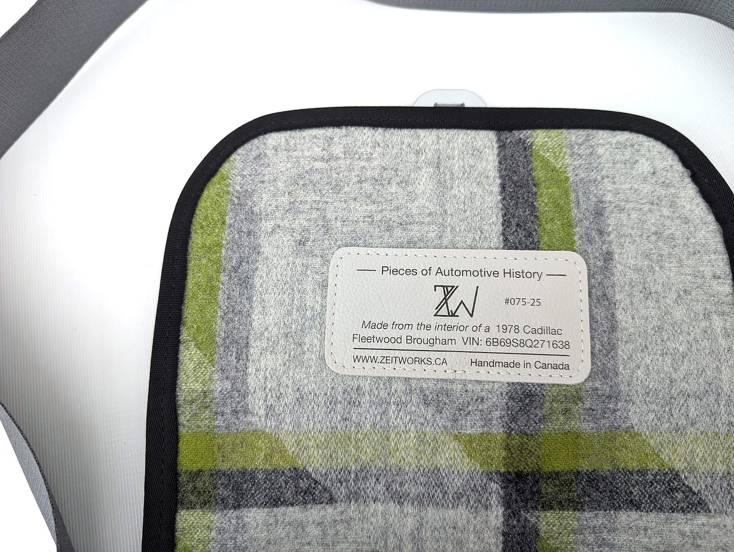 Mini Messenger - 1978 Cadillac Fleetwood Brougham