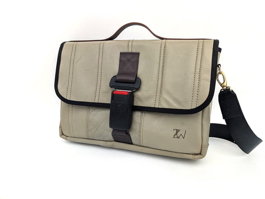 Laptop - 1985 BMW 635 CSI