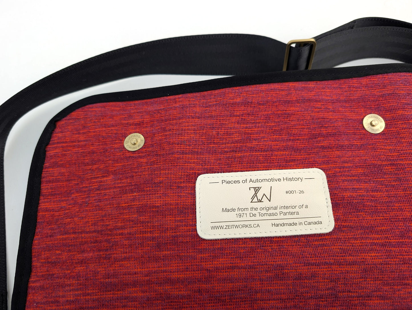 Laptop - 1971 De Tomaso Pantera
