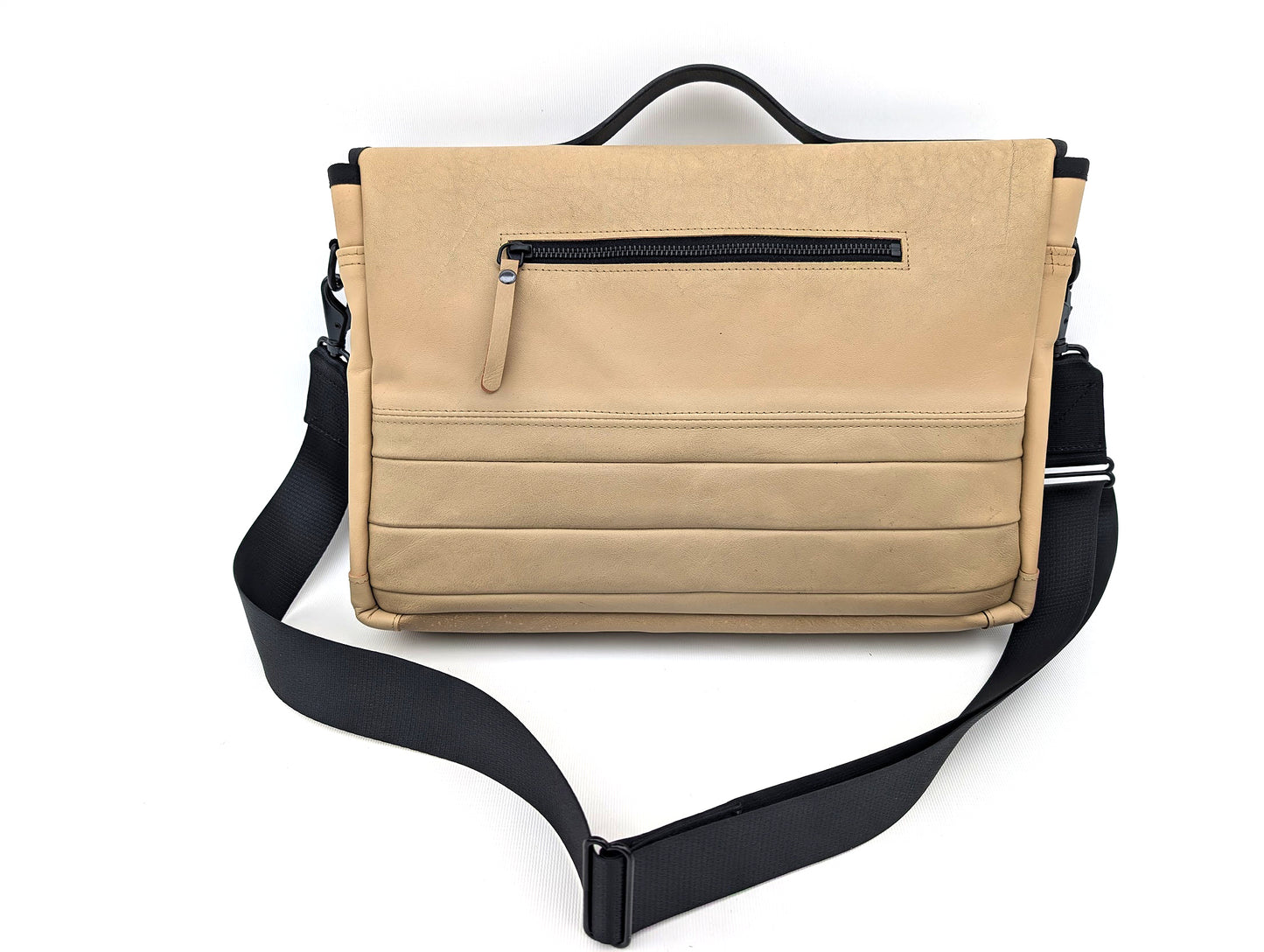 Laptop - 1969 Aston Martin DBS V8