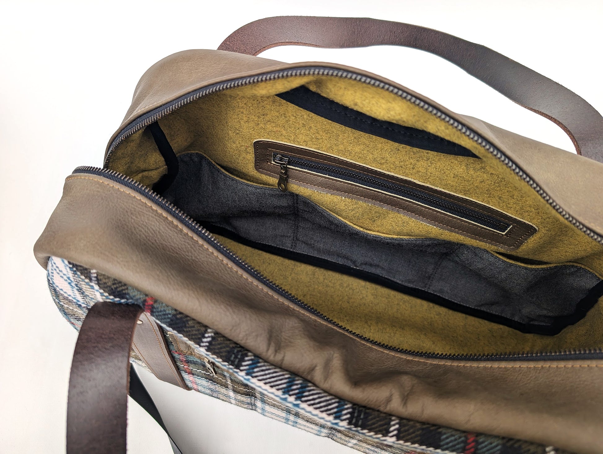 "Code 265" 930 Turbo Weekender - Mackenzie Tartan — view 10