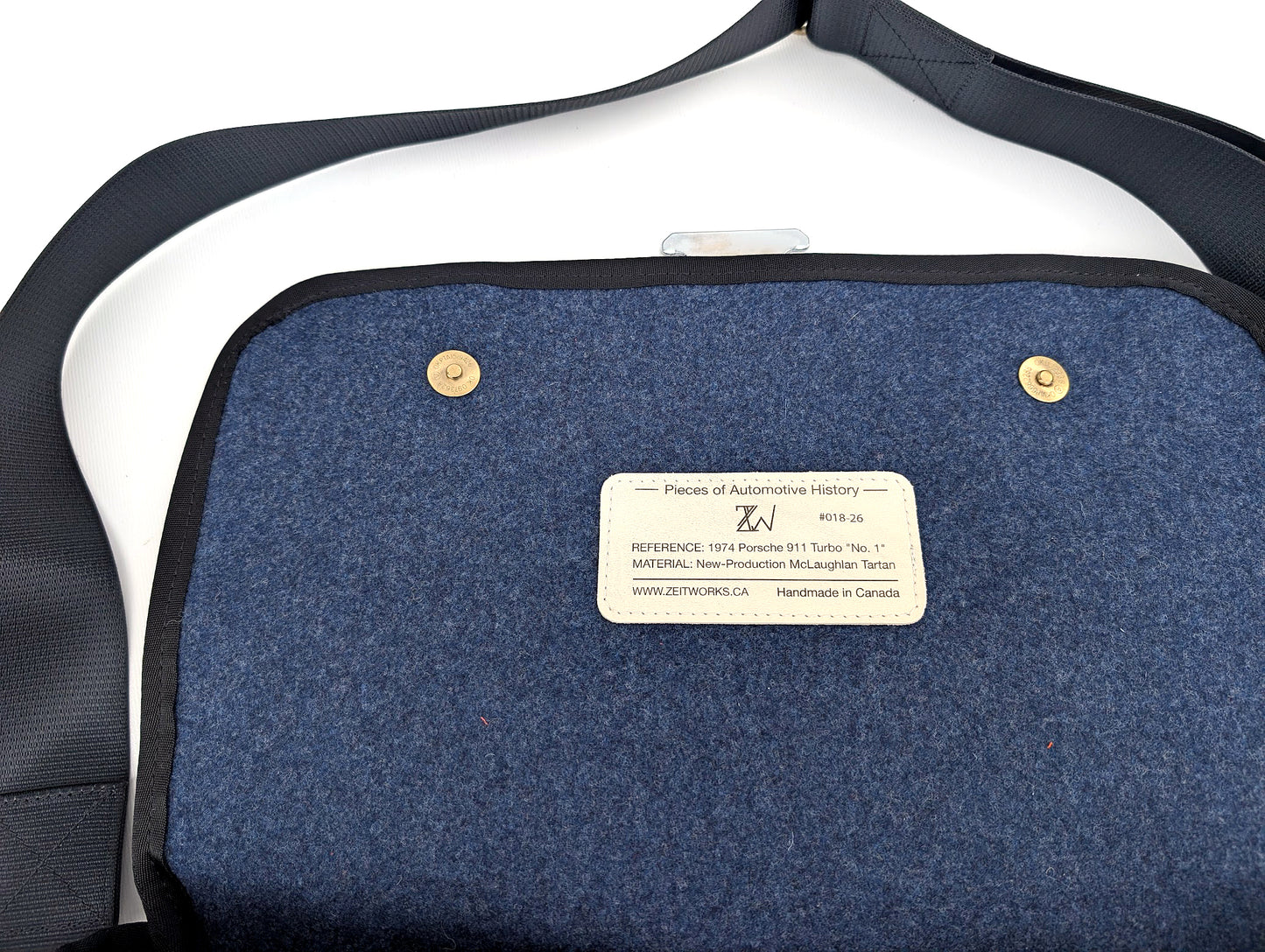 "No. 1" 911 Turbo Laptop - McLaughlan Tartan — open view