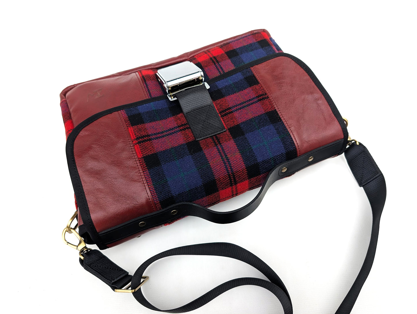 "No. 1" 911 Turbo Laptop - McLaughlan Tartan — interior detail