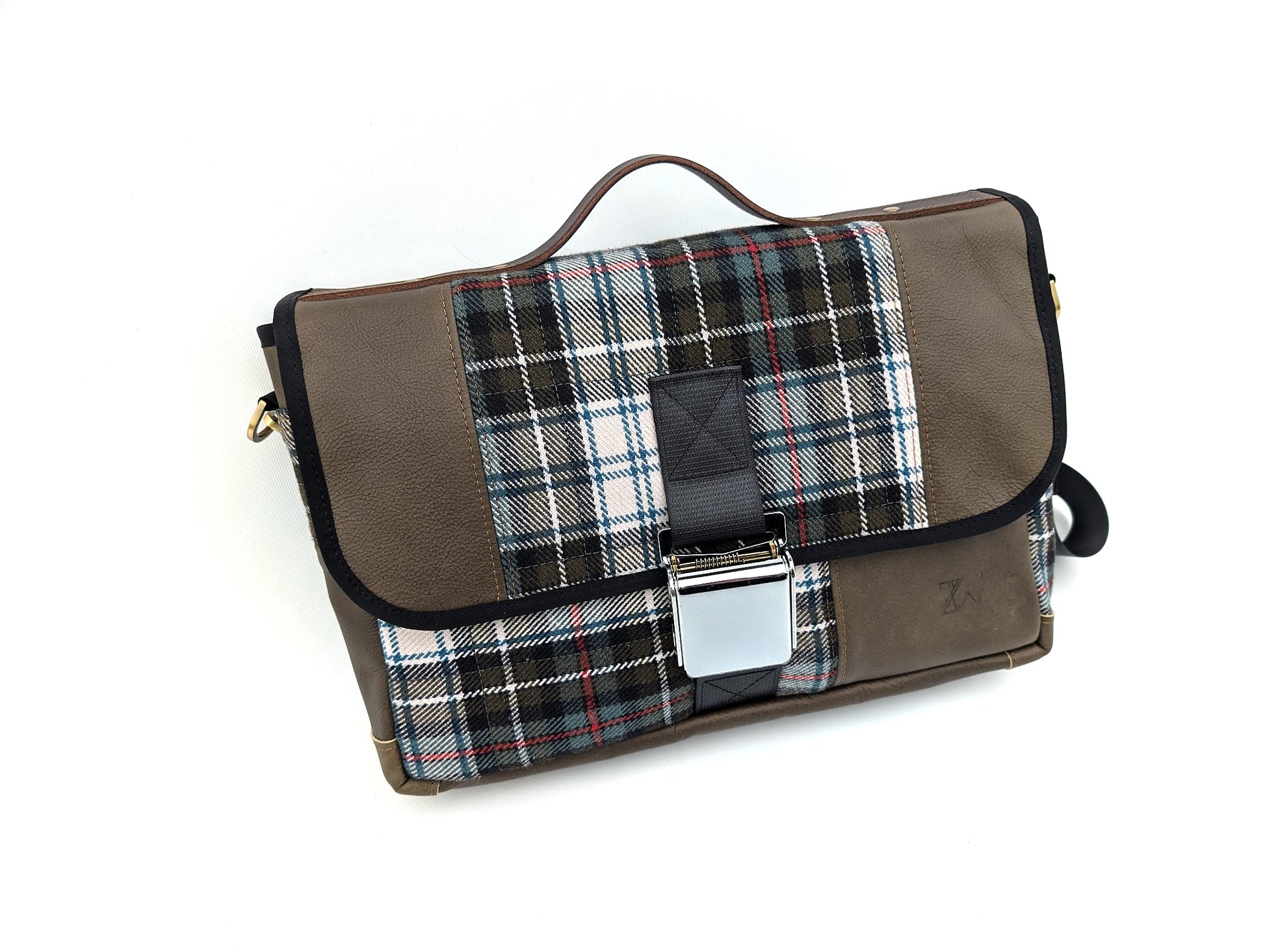 "Code 265" 930 Turbo Laptop - Mackenzie Tartan — detail view